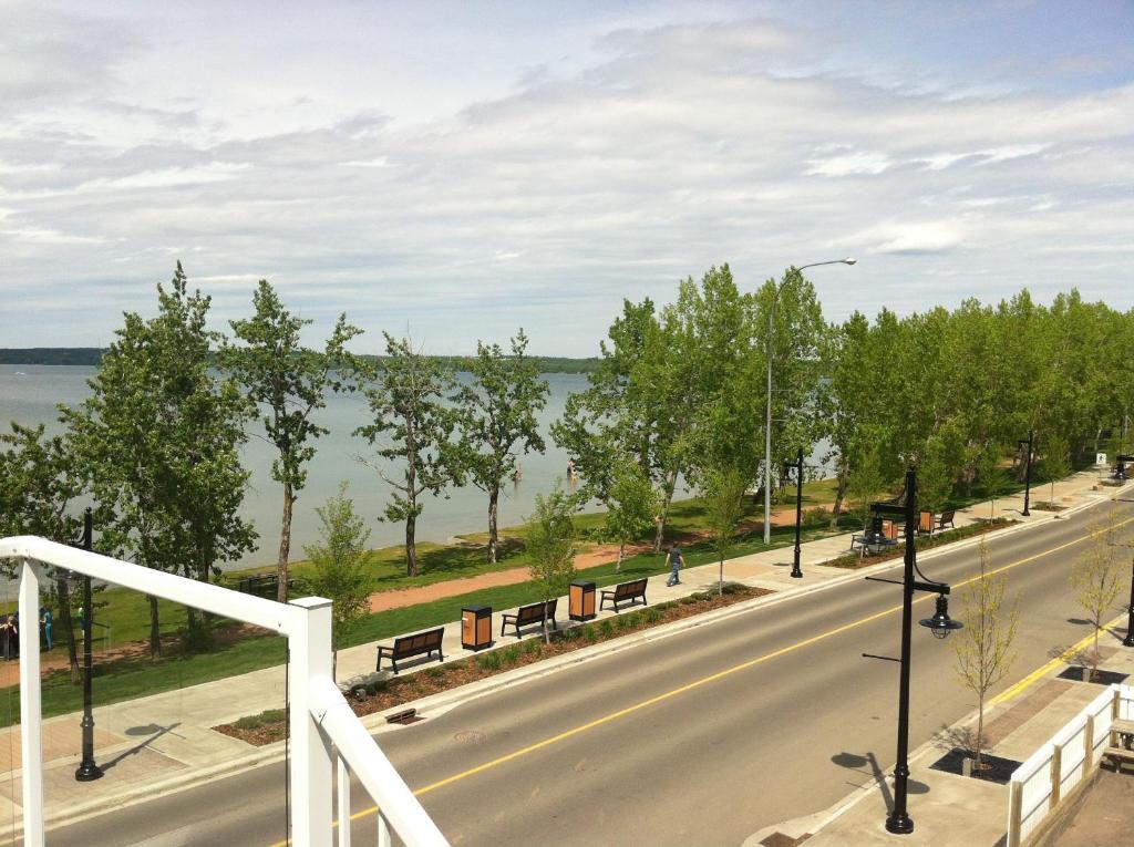 Raccoon Lodge Motel Sylvan Lake Ngoại thất bức ảnh