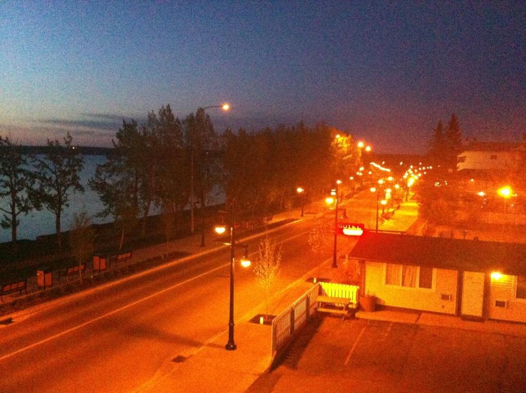 Raccoon Lodge Motel Sylvan Lake Ngoại thất bức ảnh
