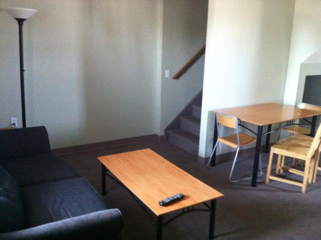 Raccoon Lodge Motel Sylvan Lake Phòng bức ảnh